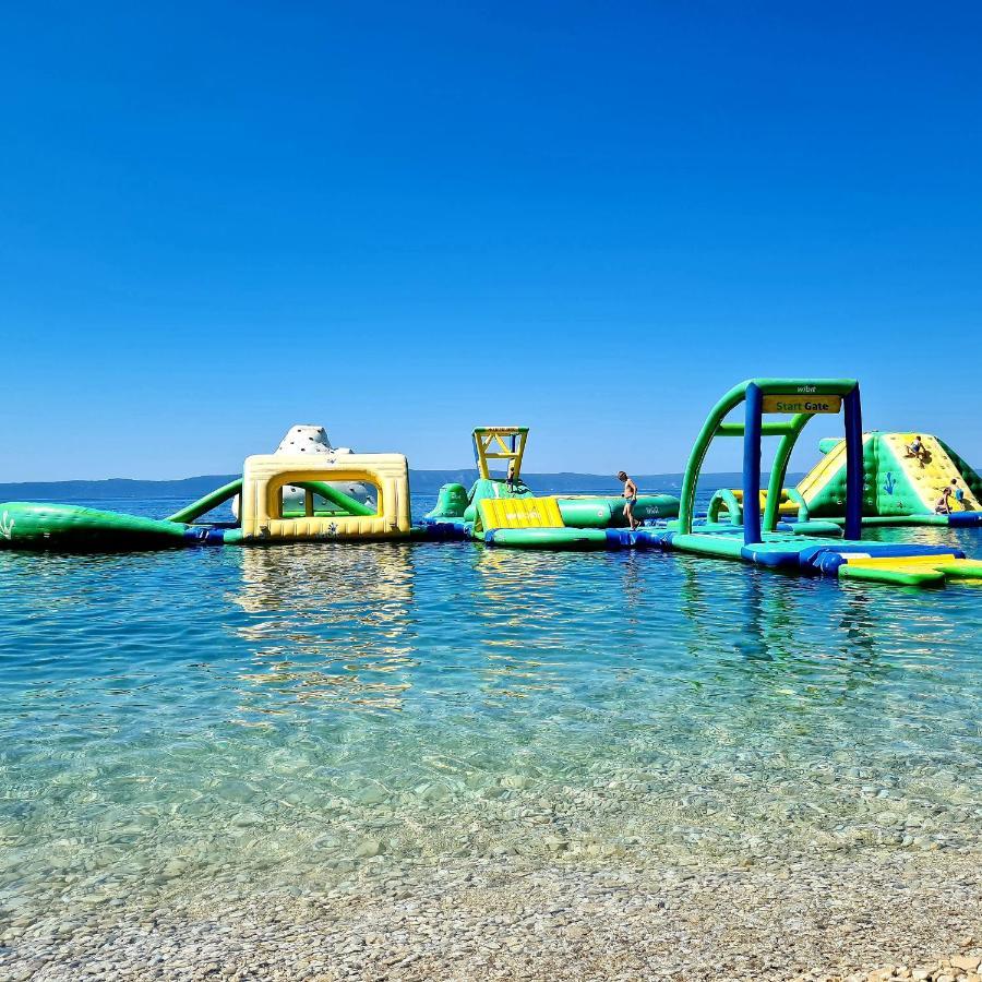 Vila Maslina Apartments Mit Pool Und Garten Nahe Am Strand Tučepi Exterior foto