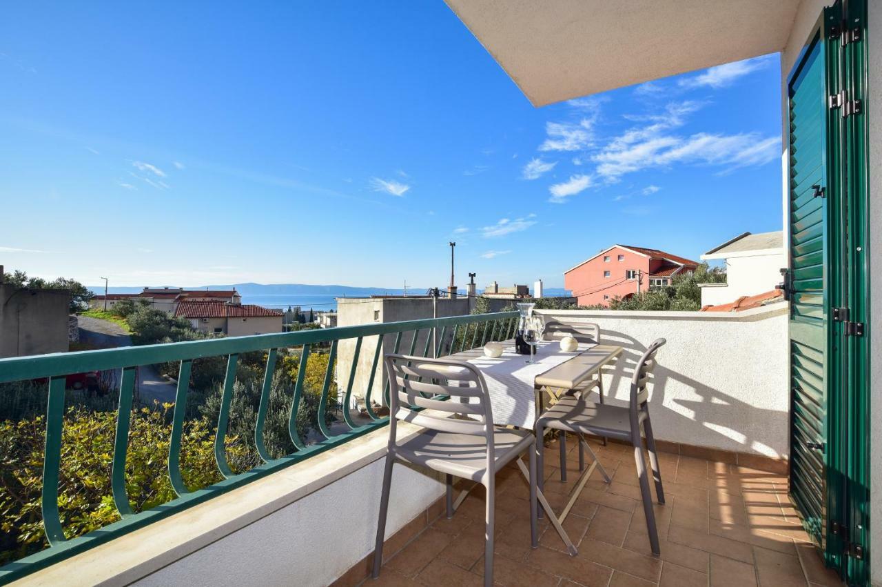 Vila Maslina Apartments Mit Pool Und Garten Nahe Am Strand Tučepi Exterior foto